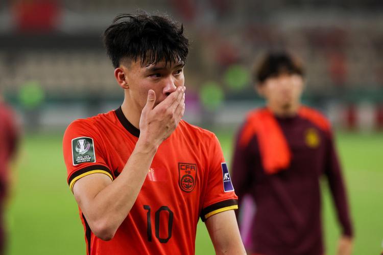 kaiyun-国足2大新星风评反转！拜合拉木能跑能冲，王钰栋对强队容易迷失